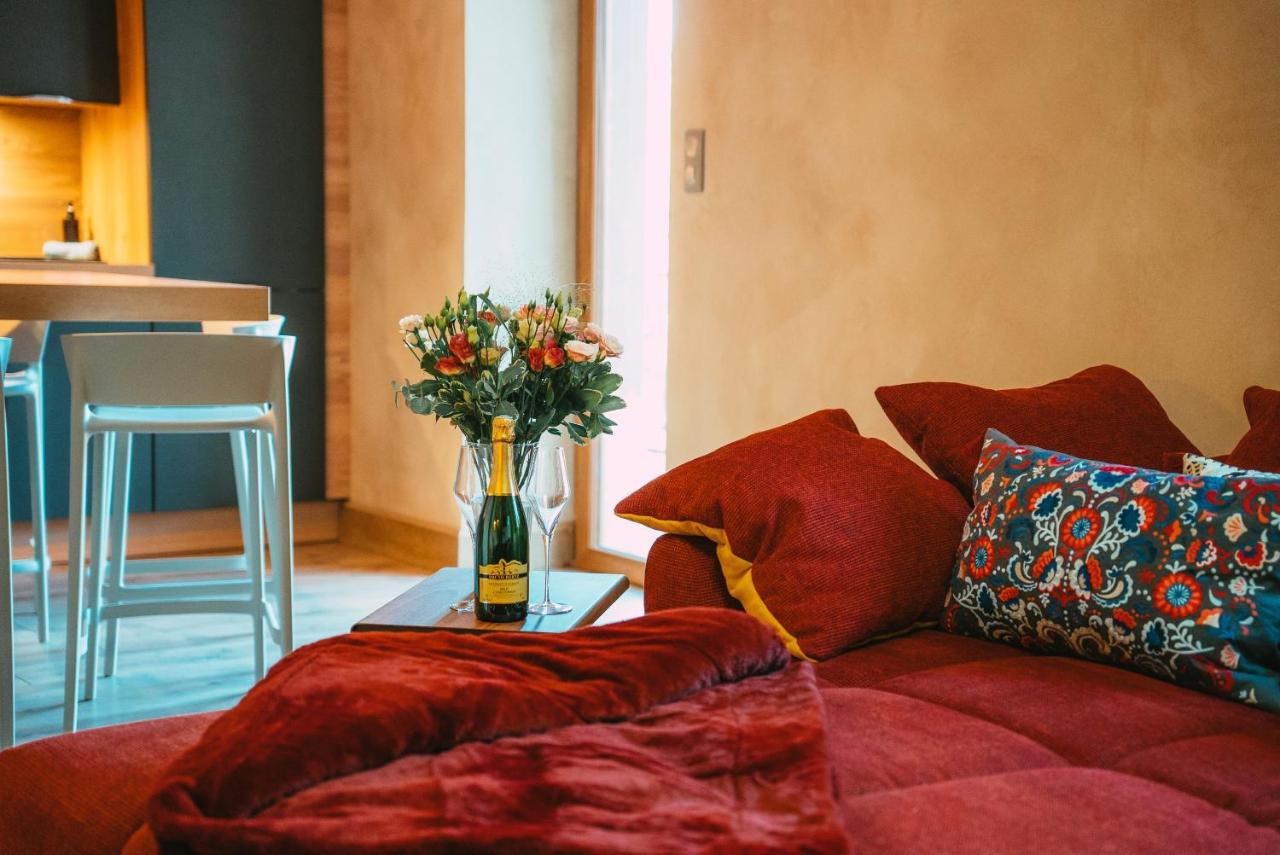 Le Grand Petit Prince - Domaine De Charme - Jacuzzis Privatifs ゲブビレル エクステリア 写真